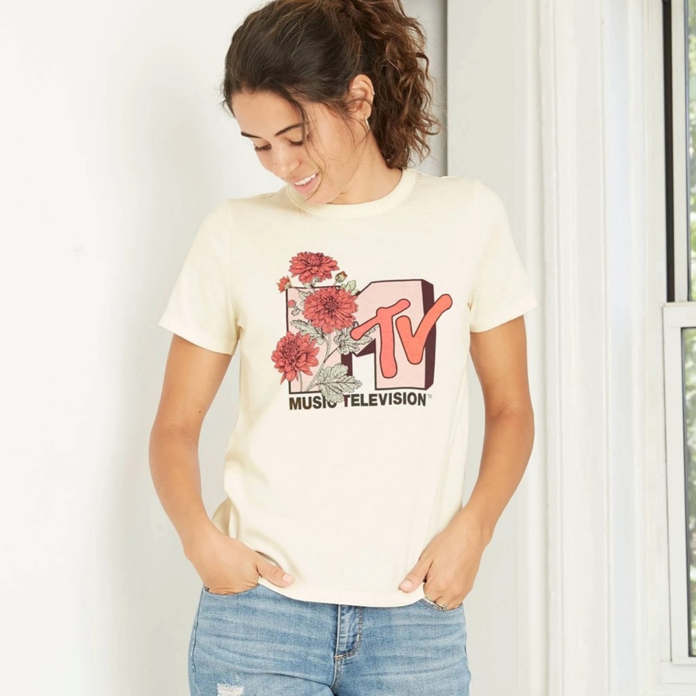 Woman MTV floral  Print short sleeve Graphic  T- Shirt - Ivory L